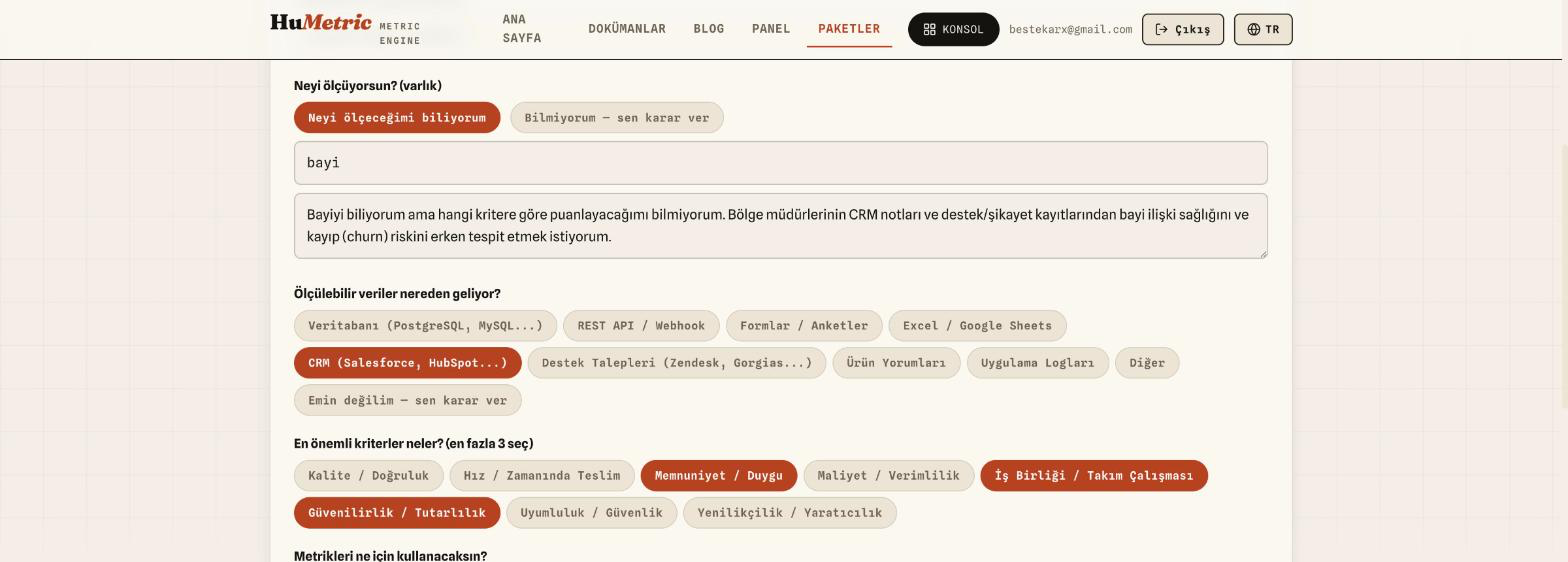 Sihirbazın Başla adımı: veri kaynağı olarak CRM, kriterler olarak Memnuniyet/Duygu, İş Birliği ve Güvenilirlik/Tutarlılık seçilmiş